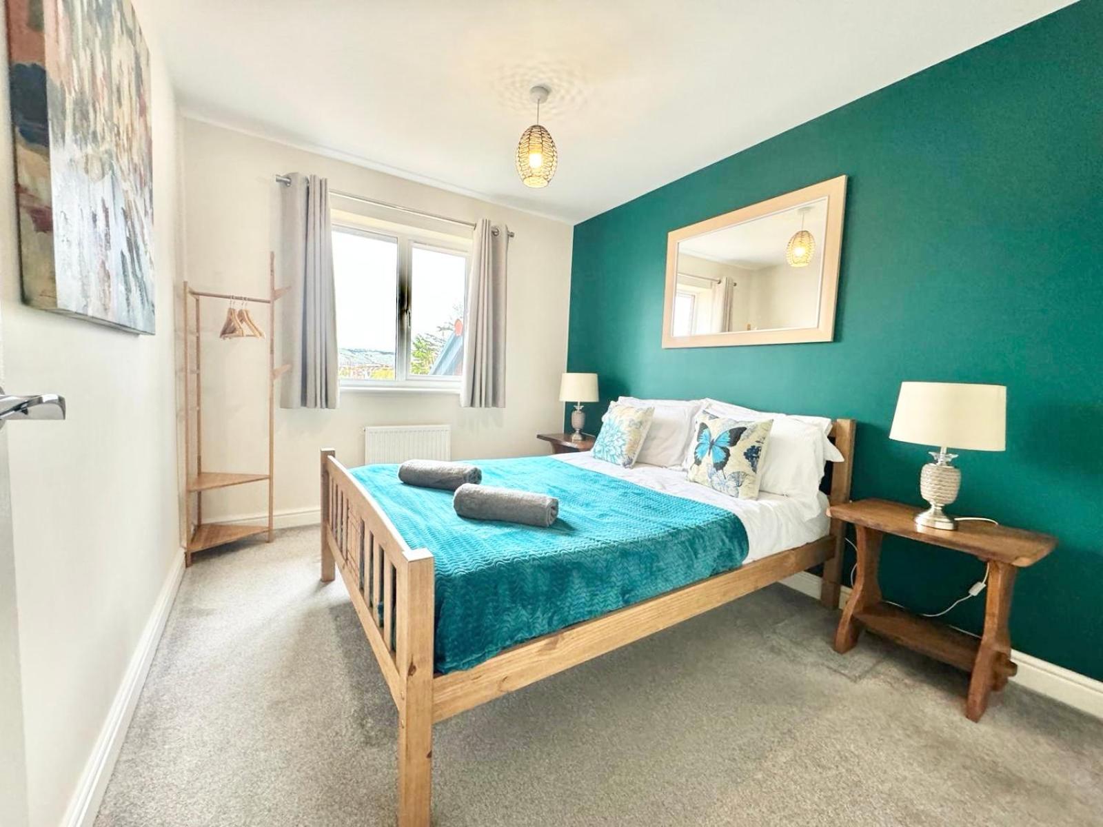 Folkestone Central Family Home: 3BR with Parking Exterior photo