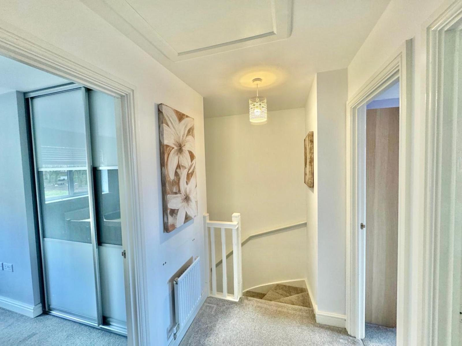 Folkestone Central Family Home: 3BR with Parking Exterior photo